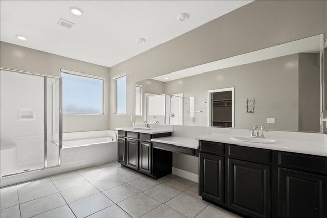 Building Photo - Entertainer's Dream 4Bd Home with Designer Finishes & Outdoor Kitchen