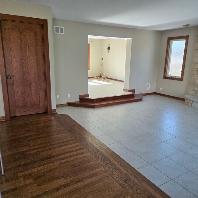 Building Photo - 25805 N Arrowhead Dr