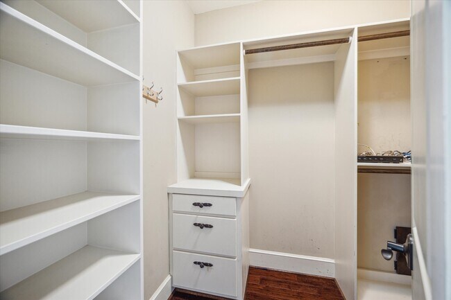 Building Photo - 3614 Lancashire St