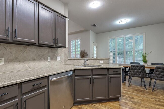 Building Photo - 4501 Whispering Valley Dr