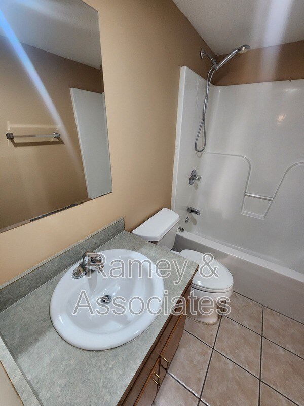 Building Photo - 219 Highland Blvd