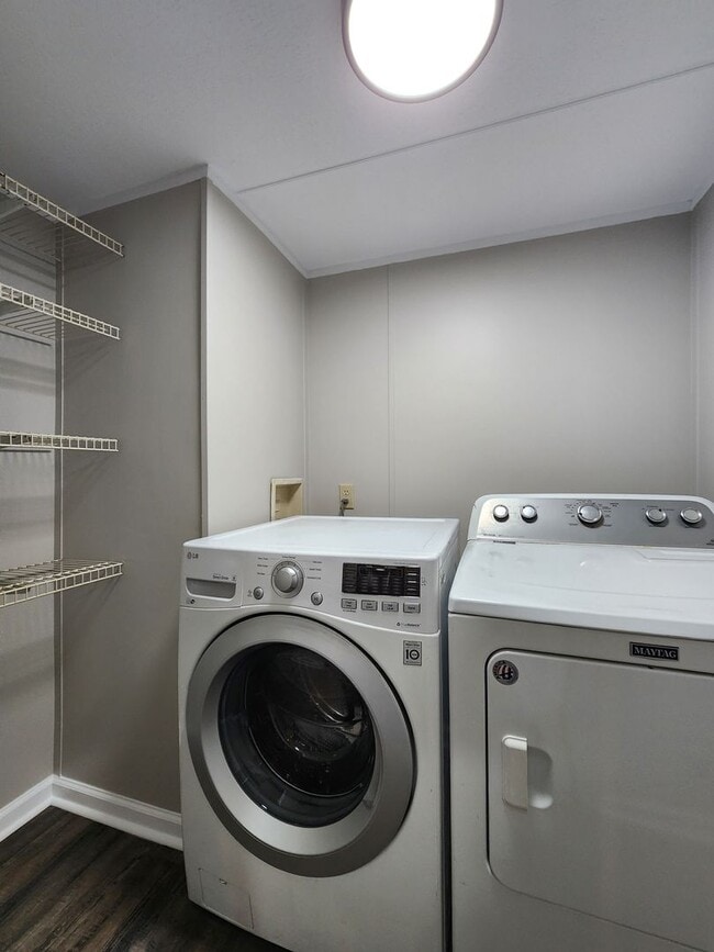 Building Photo - 110 Poston Dr