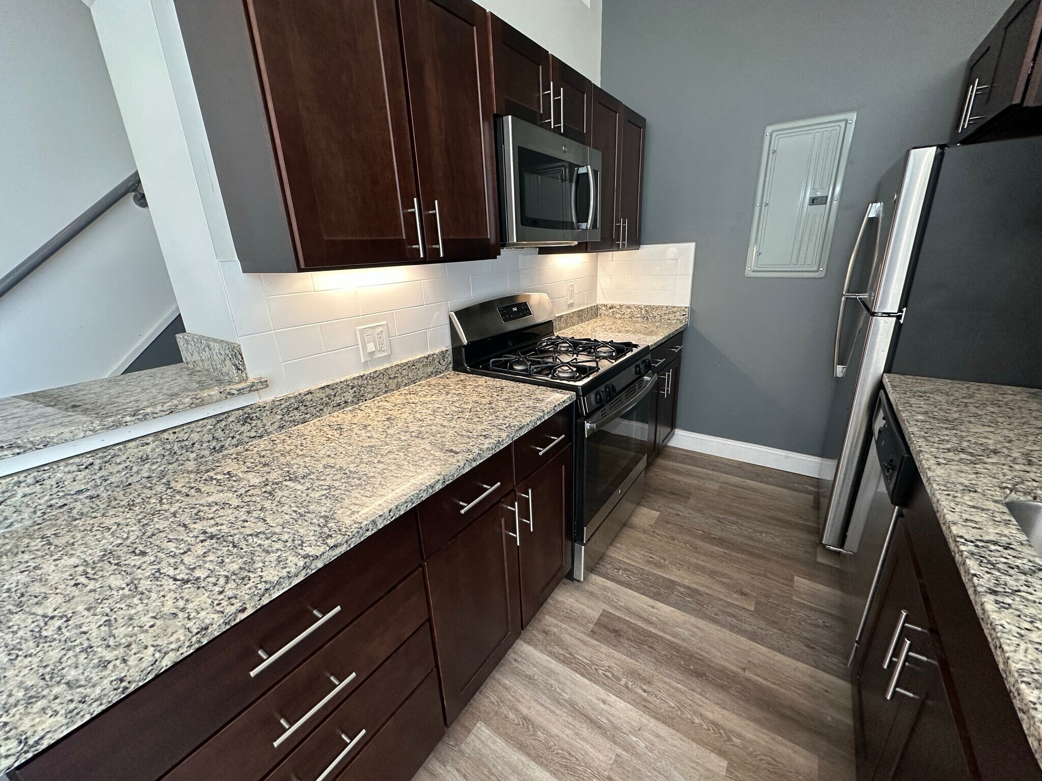 Building Photo - 211 E Berkeley St