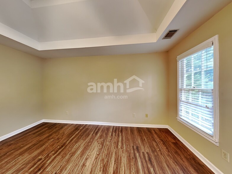 Building Photo - 2620 Loch Way