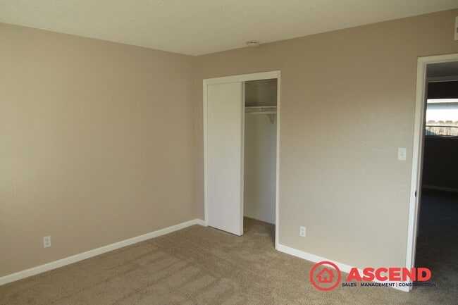 Building Photo - 2623 Van Buren Pl