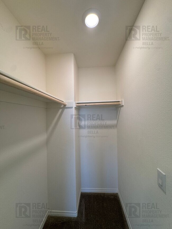Building Photo - Spacious Menifee Home with Open Floor Plan, Walk-In Closets & Covered Patio