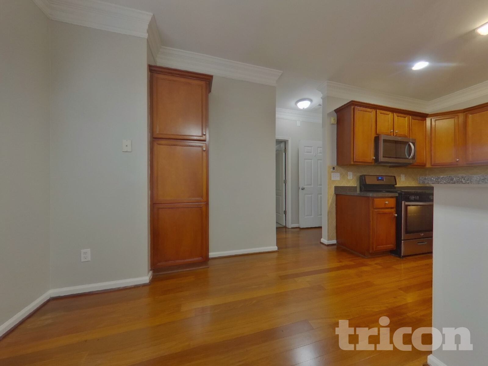 Building Photo - 1228 Saxony Dr SE