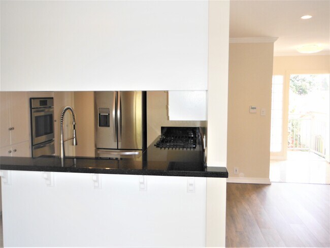 Building Photo - 3615 Greenfield Ave
