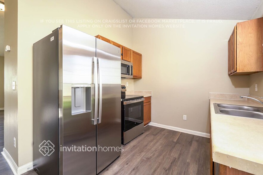 Building Photo - 3789 Foxton Dr