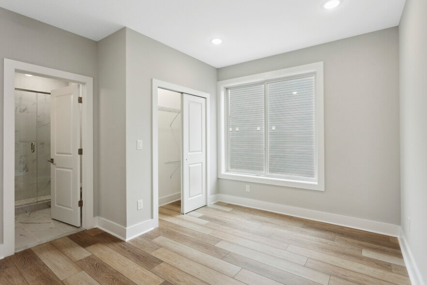 Building Photo - 2120 Berges St