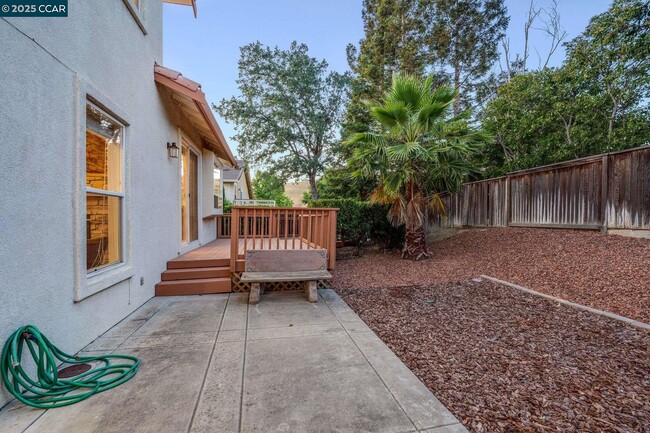 Building Photo - 1105 Peacock Creek Dr