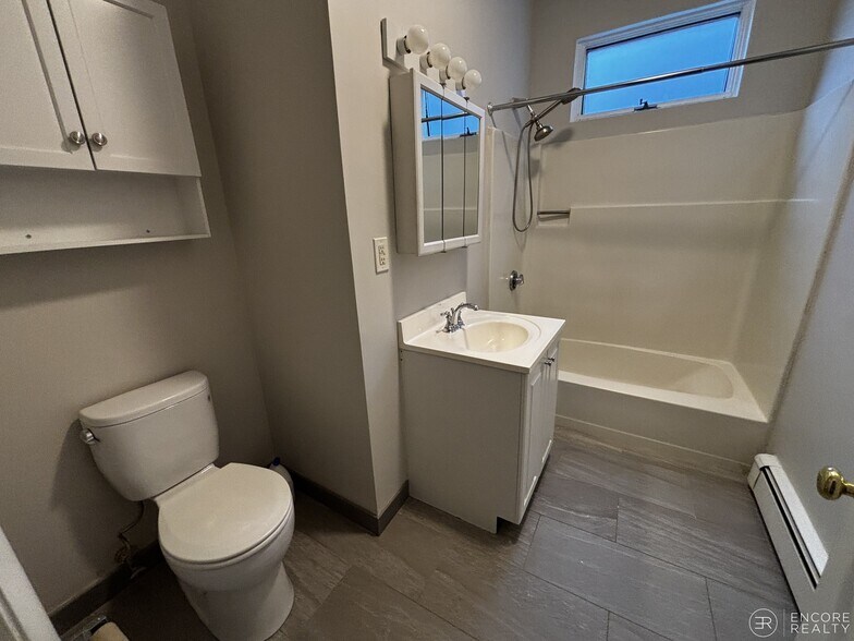 Building Photo - 15 Stearns Rd