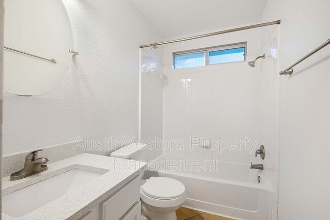 Building Photo - 105 Cattail Cove