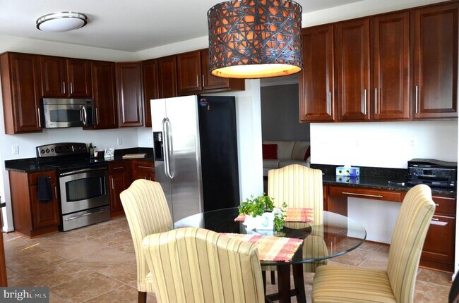 Building Photo - 7101 Travertine Dr