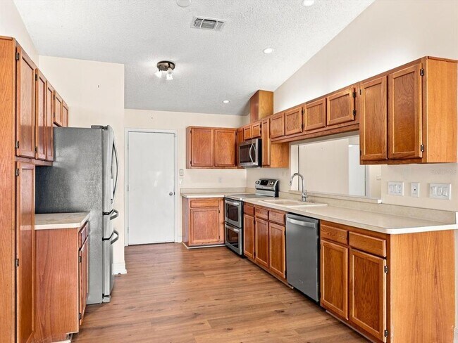 Building Photo - 5381 Kelly Dr