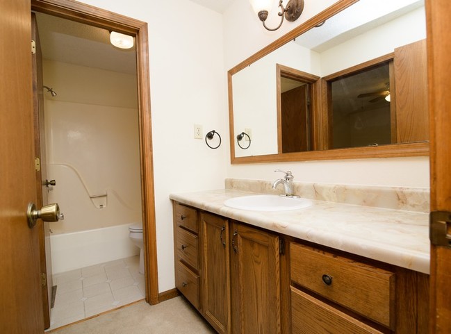 Building Photo - 2309 Colonial Hills Rd