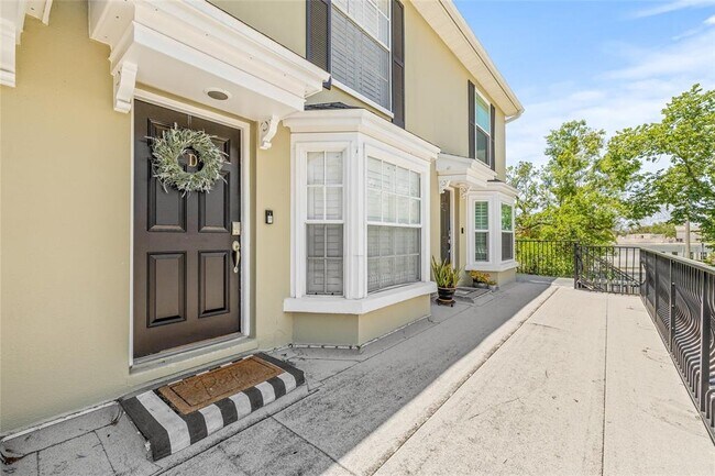 Building Photo - 609 S Glen Ave