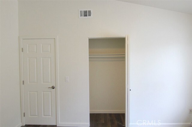 Building Photo - 9505 Arlington Ave