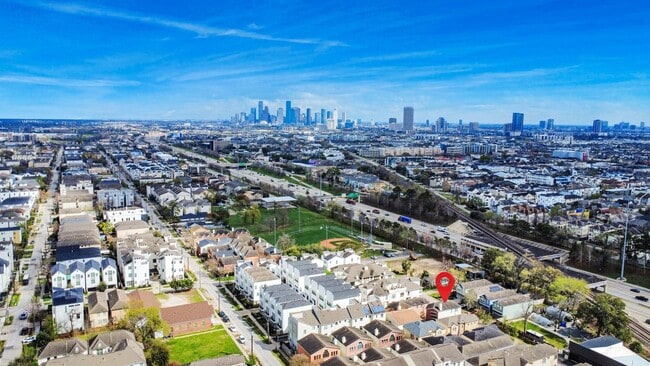 Building Photo - 5710 Cornish St