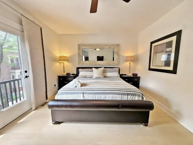 Building Photo - 1408 Pleasant St