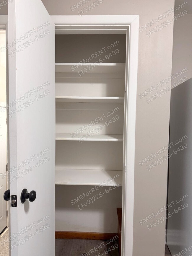 Building Photo - 2104 S 42nd St