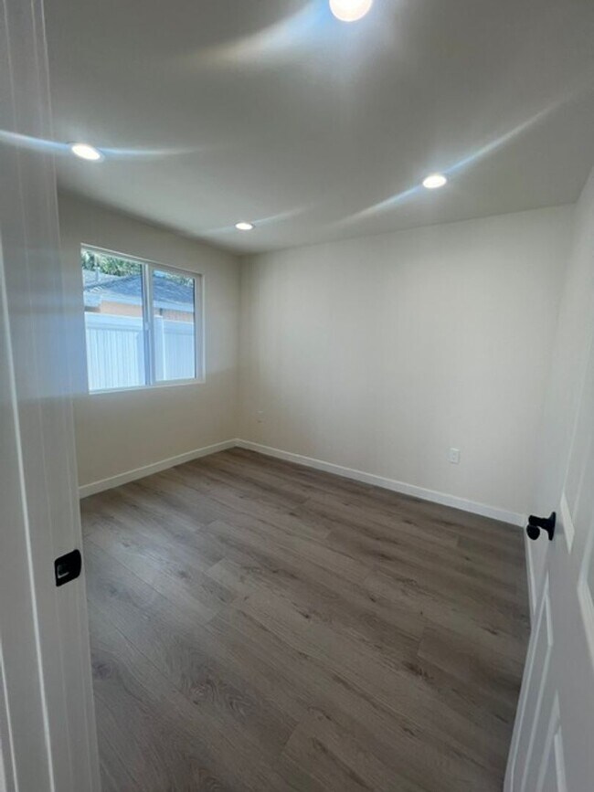 Building Photo - 7317-7321 Garden Grove Avenue
