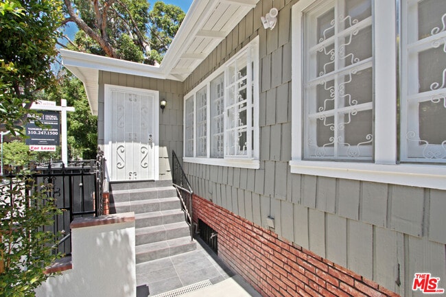 Building Photo - 6145 Carlos Ave