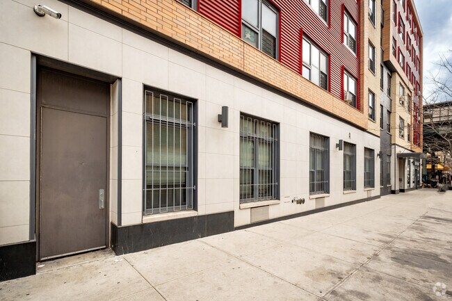 Building Photo - Livonia Commons