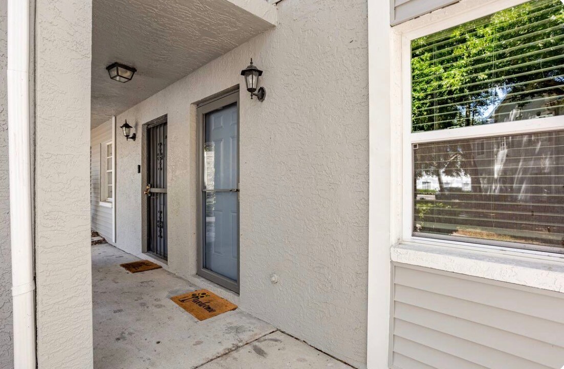 Building Photo - 7246 E Bank Dr