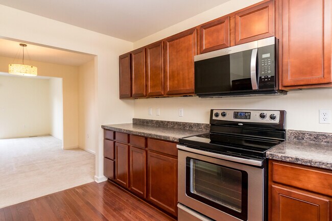 Building Photo - 6225 Brant Ln