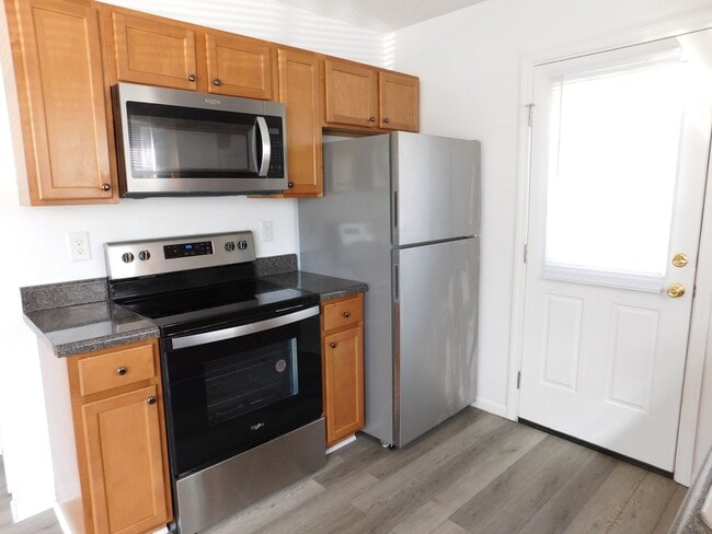 Building Photo - 1338 Hunters Rd