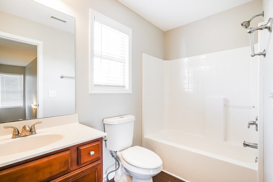 Building Photo - 1476 Priestshore Bay