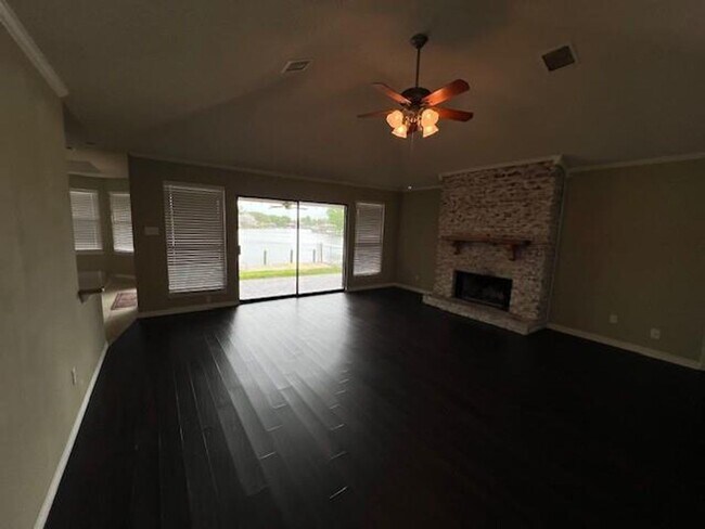 Building Photo - 228 Constellation Dr