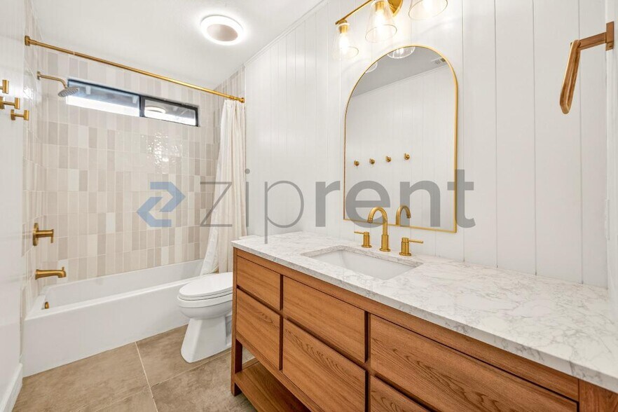 Building Photo - 7211 Amanda Way