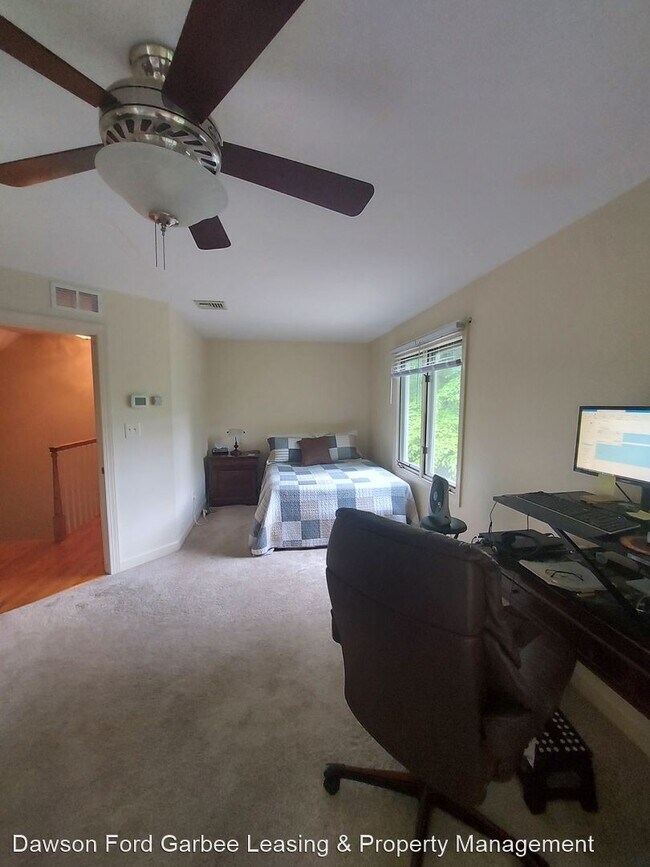 Building Photo - 4 br, 3.5 bath House - 2305 Heronhill Place