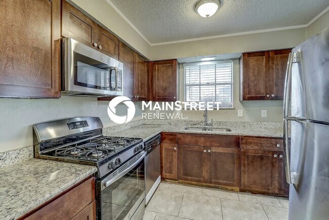 Building Photo - 4 Bedroom Pet-Friendly Home in DeSoto, TX with Main Street Renewal