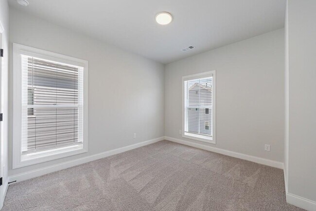 Building Photo - 171 Basil St