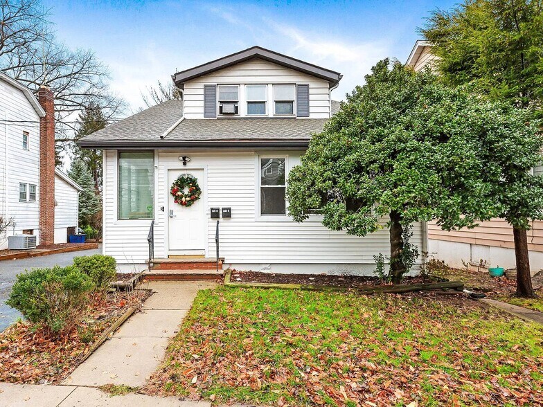 Building Photo - 26 Van Ness Ter