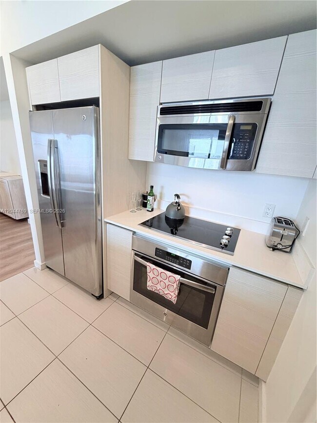 Building Photo - 4250 Biscayne Blvd