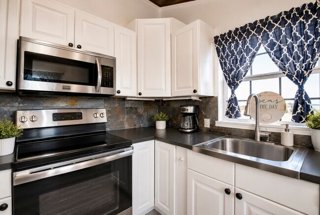 Building Photo - 7120 E Hunter Dr