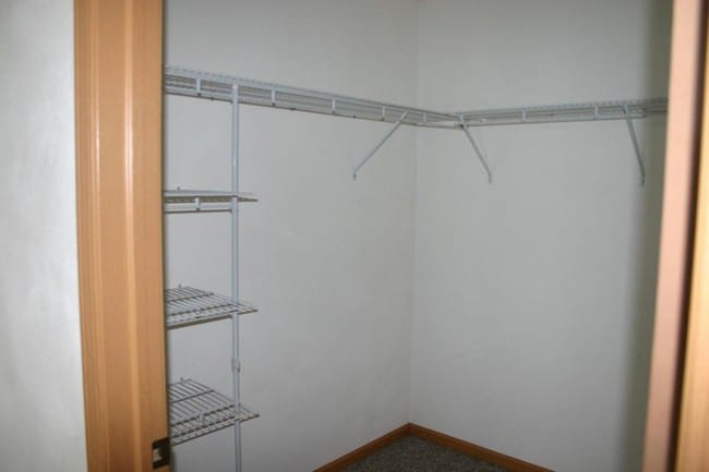 Building Photo - 6689 Windsor Ridge Ln
