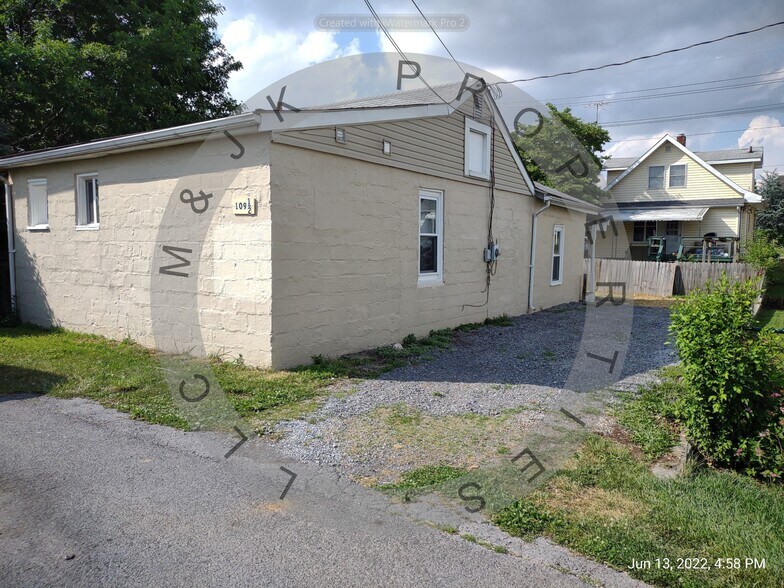 Building Photo - 109 W Wilson Blvd