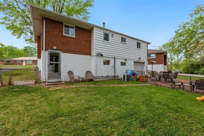 Building Photo - 9604 Greenview Dr