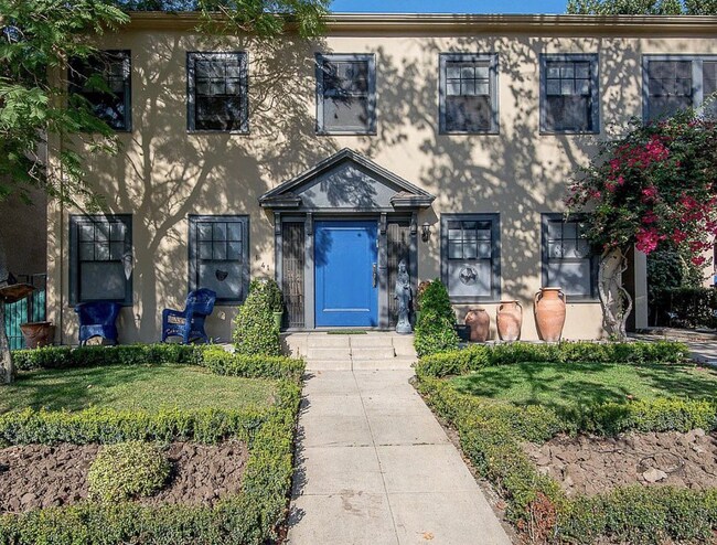 Primary Photo - 141 S Orange Dr