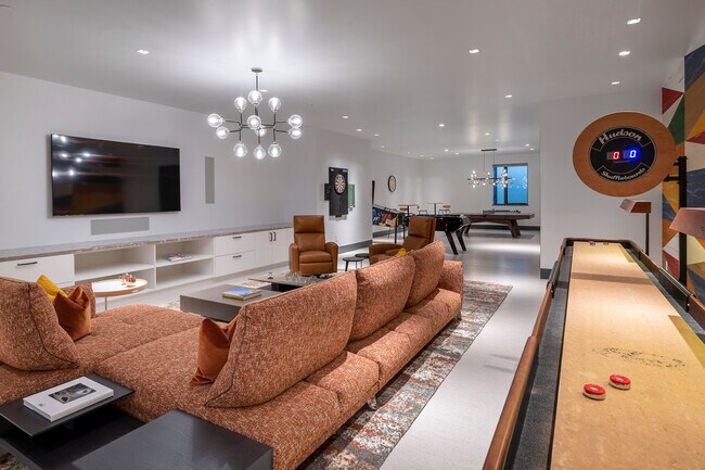 Building Photo - 1411 Crystal Lake Rd