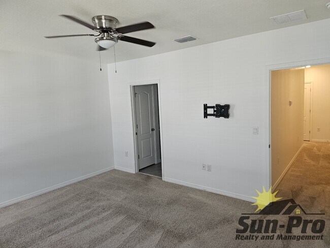 Building Photo - 11 1st St