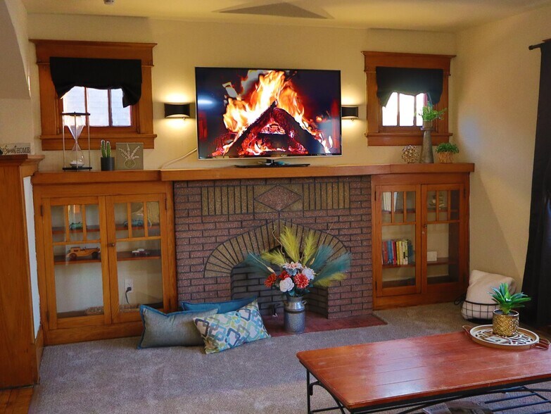 Building Photo - 40 Vincent Ave