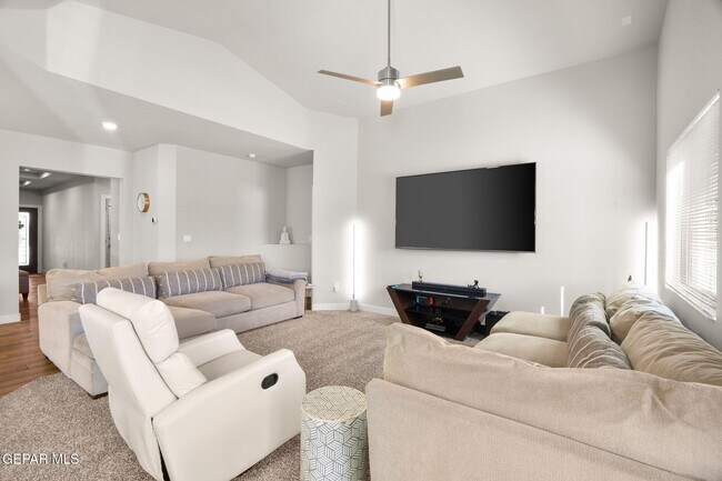 Building Photo - 14820 Mike a Mendoza Ave