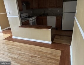 Building Photo - 2419 Tremont St