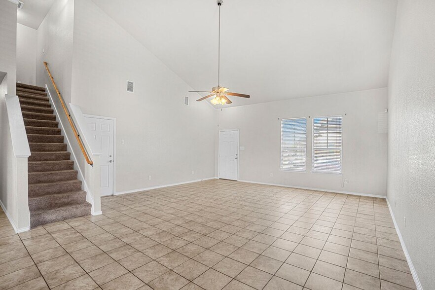 Building Photo - 1602 Gigante Dr